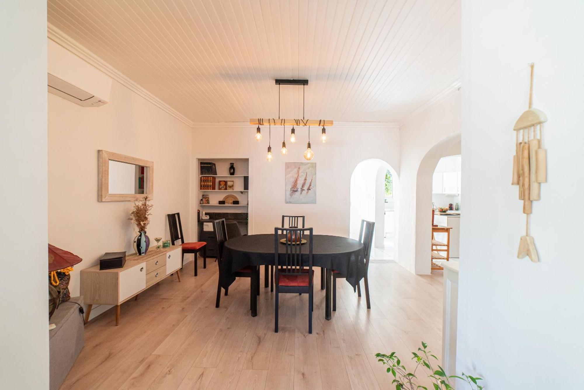 Belle Maison - Domaine Reyes *